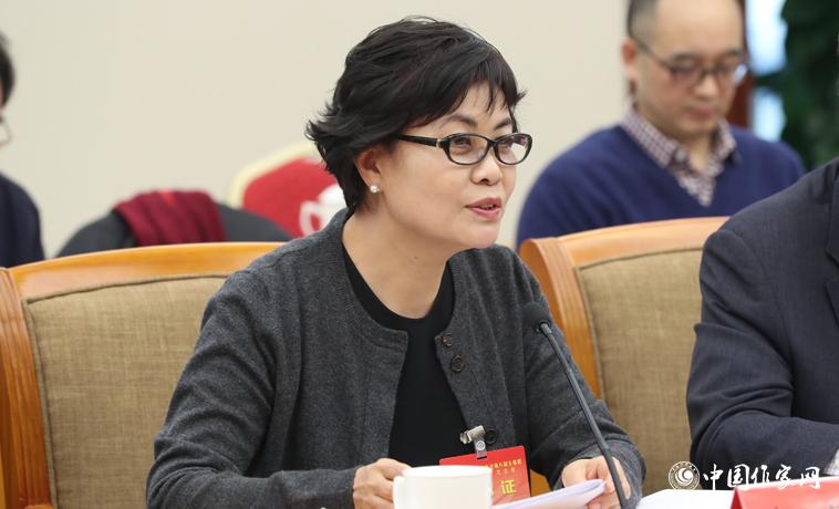 11月28日，鐵凝主持中國作協(xié)八屆十一次主席團會。
