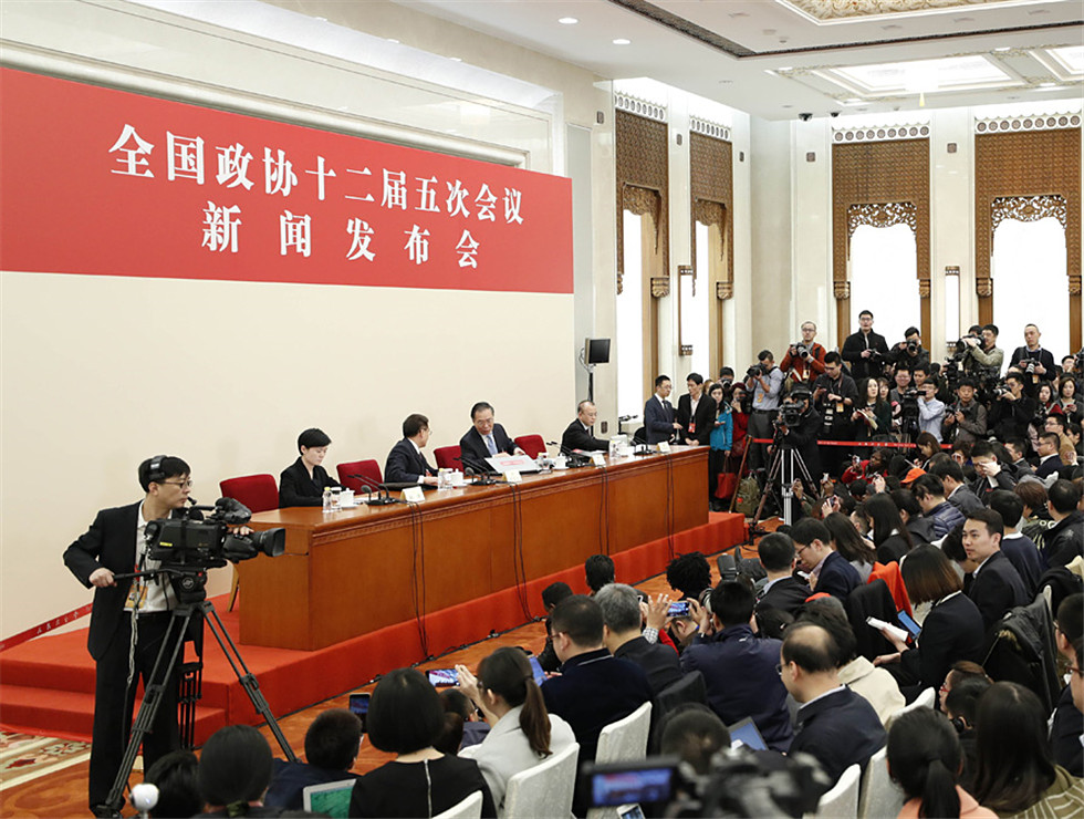 3月2日下午，全國政協(xié)十二屆五次會議召開新聞發(fā)布會