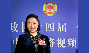 全國政協(xié)委員、中國國家話劇院院長田沁鑫　