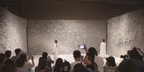 生命之盒（陶藝空間裝置，2023年中國工藝美術(shù)館） 朱樂耕 作