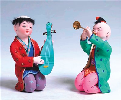 江蘇無(wú)錫惠山泥塑《新春樂(lè)》　龔 琦 　　中國(guó)美術(shù)館藏
