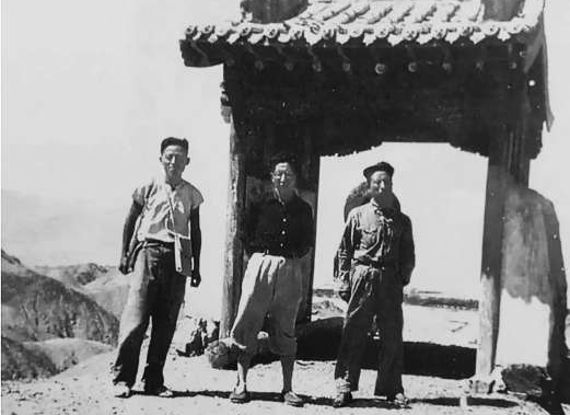 尋回敦煌——抗戰(zhàn)期間中國學人拍攝海外敦煌遺珍往事　　歷盡艱辛換來的照片，卻在日寇鐵蹄下命運跌宕……[詳細]