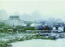 桂林文化城：在民族危難之際筑起精神堡壘　　作為抗日戰(zhàn)爭時期一個特殊的文化現(xiàn)象，桂林文化城在中國現(xiàn)代文化史上占有重要地位。[詳細]