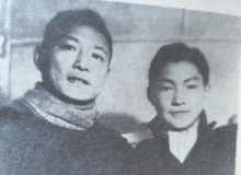 想演烈士，最終自己成為了烈士　　錢毅是一名抗日戰(zhàn)士。1941年，他的父親地下黨員、劇作家阿英身份暴露，在上海灘陷入險境。[詳細]